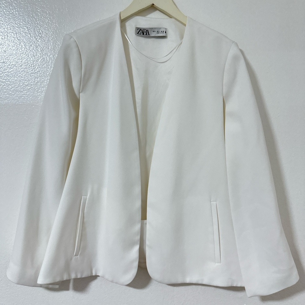 Cape white blazer